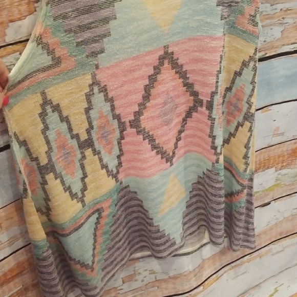 NWOT NEVER WORN Enti Glamour Southwest Tank Top L! - Picture 3 of 5